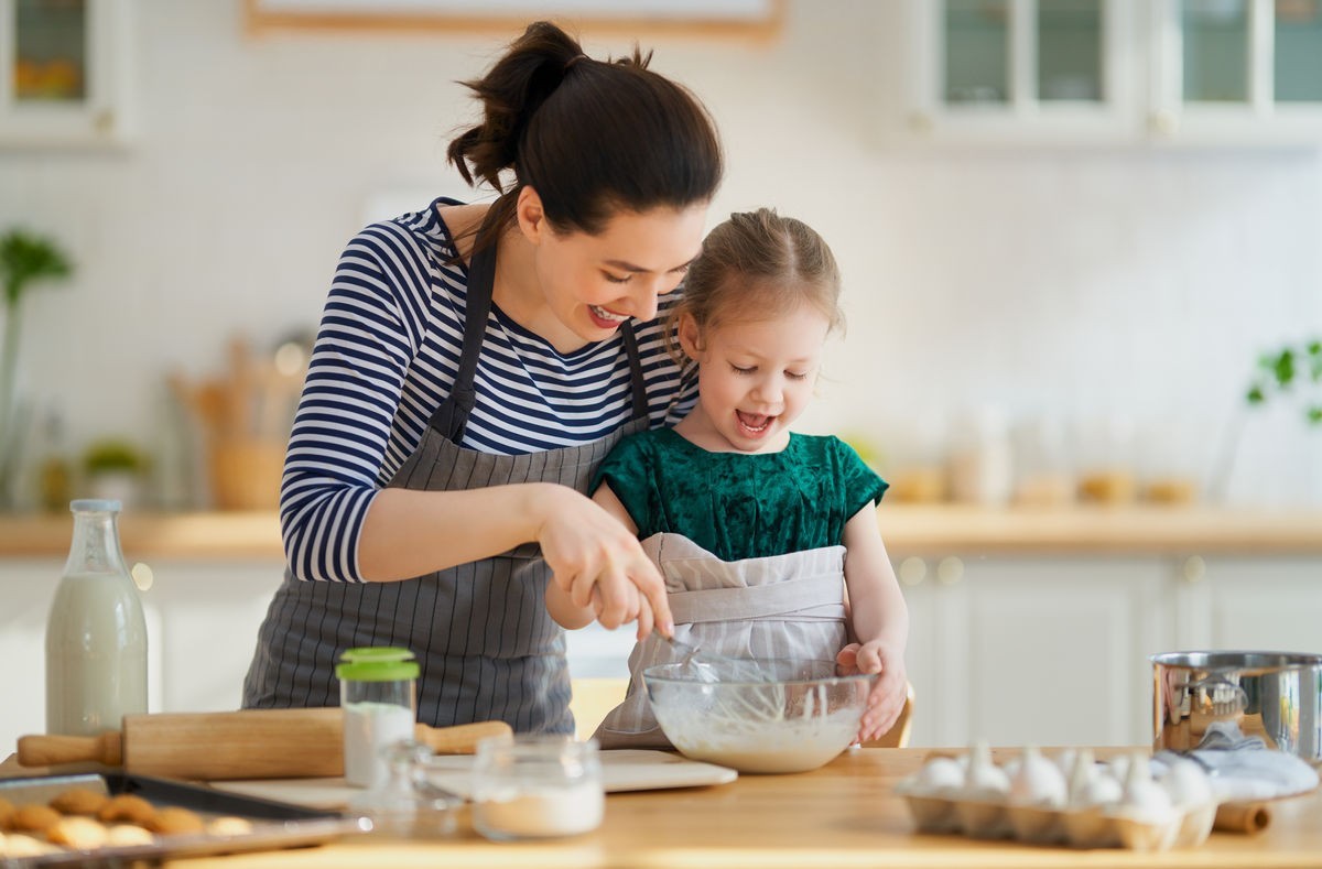 Family are preparing bakery together